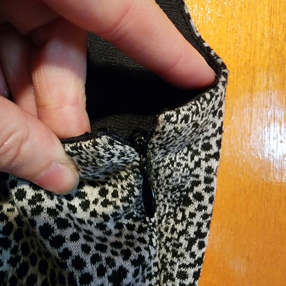 size 2 Nine West Animal Print Fitted Dress - Picture 4 of 8